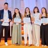 Foto de equipo con el accésit por el reto de Grupo La Plana