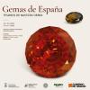 cartel de la exposición con una gema roja en portada