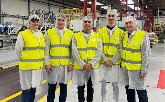 Estudiantes en la experiencia de auditoría empresarial