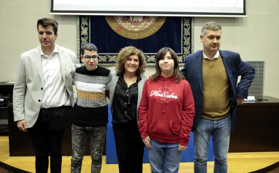 Jorge, Dani, Ángela, Lucía, Jesús