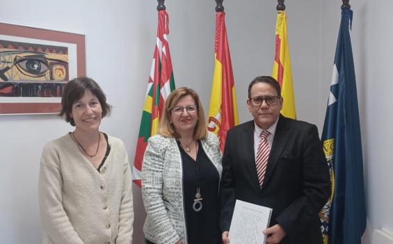Imagen de los participantes en la reunión mantenida en el Campus de HUesca