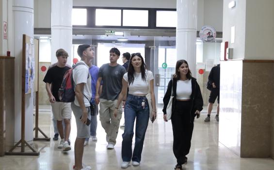 Primer día en Facultad Economía y Empresa