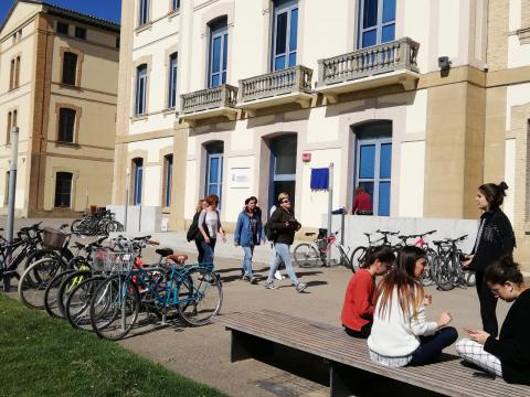 La Facultad de Empresa y Gestión Pública de Huesca acoge esta charla dirigida especialmente a jóvenes