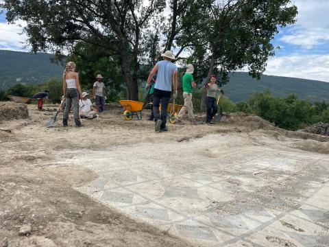 Trabajos arqueológicos sobre el mosaico